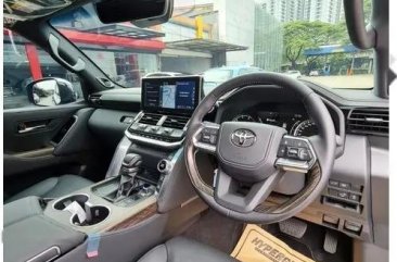 Jual Toyota Land Cruiser 2022, KM Rendah