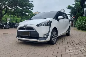 Butuh uang jual cepat Toyota Sienta 2019