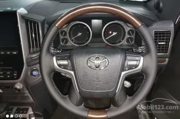 Butuh uang jual cepat Toyota Land Cruiser 2019