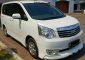 Dijual mobil Toyota NAV1 Luxury V 2013 MPV-7