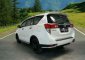 Butuh uang jual cepat Toyota Innova Venturer 2017-6