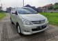 Butuh uang jual cepat Toyota Kijang Innova 2010-6